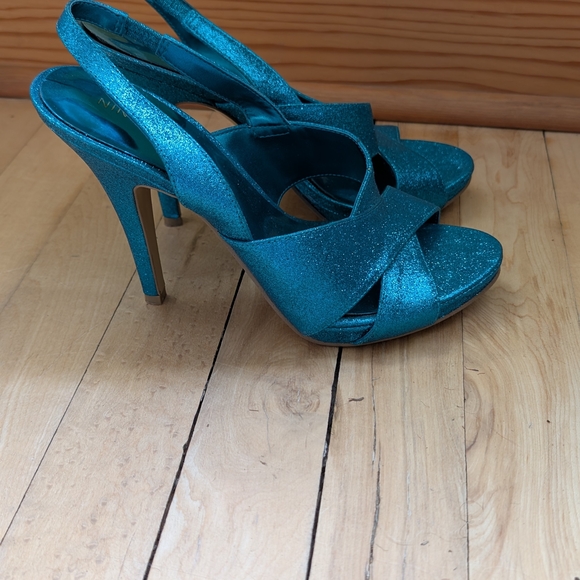 Nine West Glittering Blue Heels - Picture 3 of 6